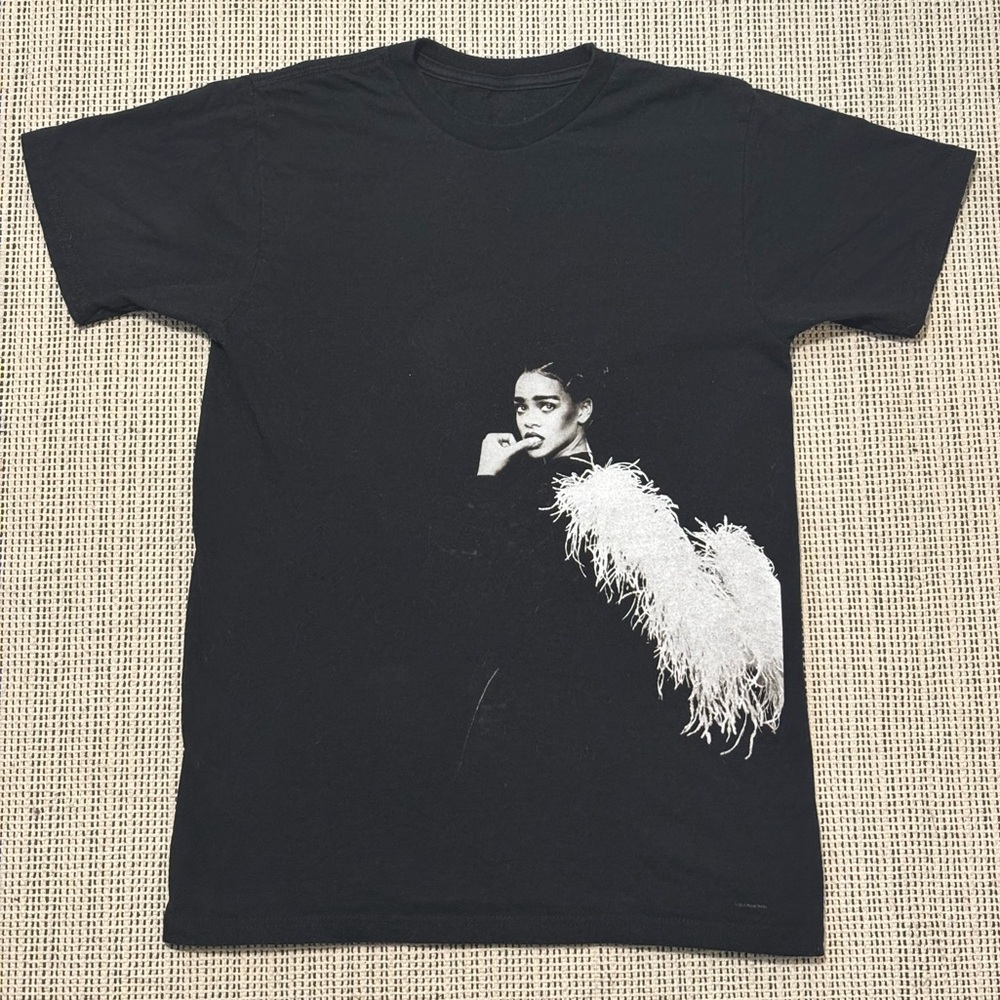 Rihanna 2016 ANTI North American Tour Graphic T-shirt